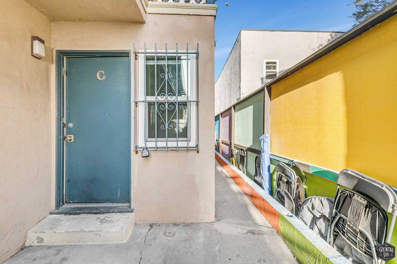 717 Ocean Front Walk #C - Photo 4 of 18