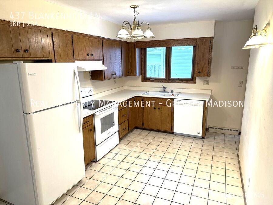 437 Blankenheim Ln - Photo 6 of 19