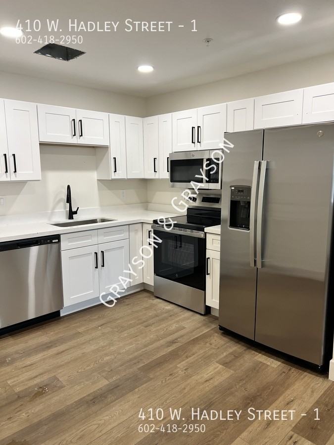 410 W Hadley St #1 - Photo 5 of 16