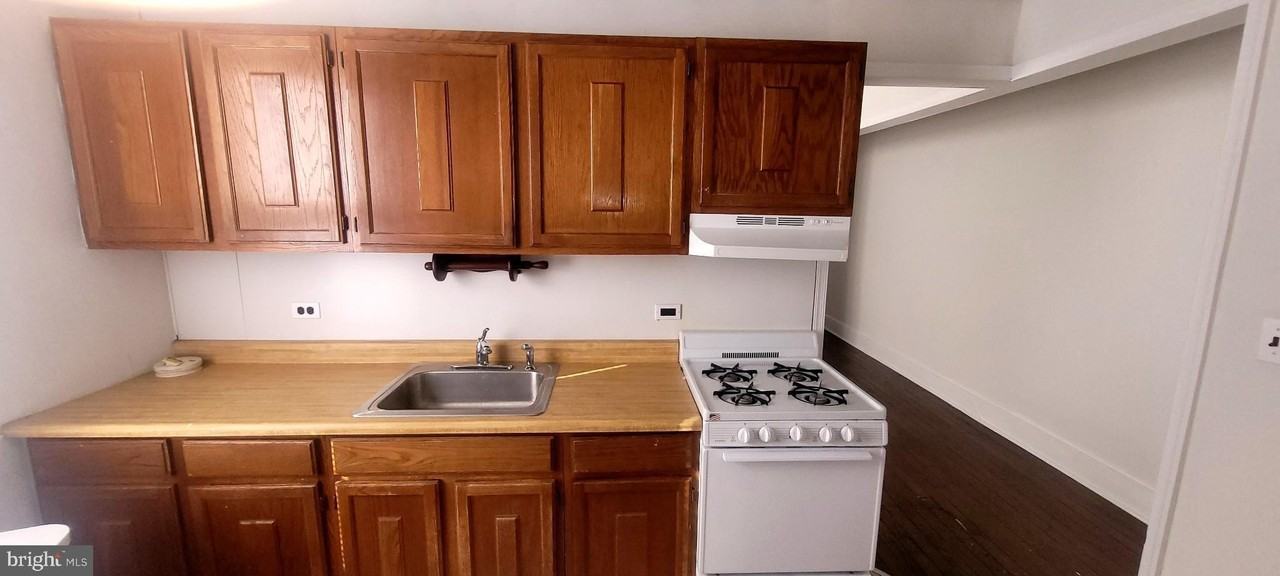 2243 S Lambert St Ste 1 - Photo 7 of 10