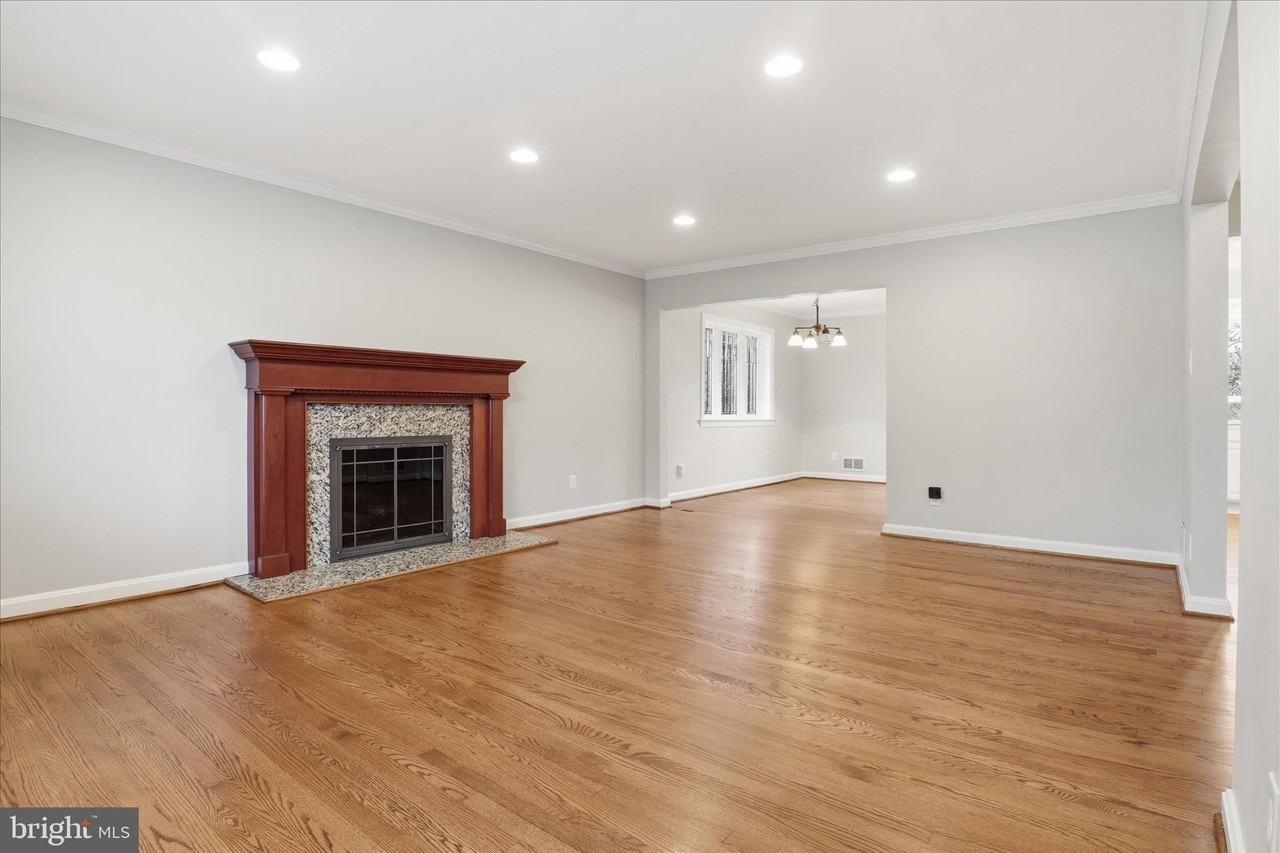 3936 N Wakefield St - Photo 6 of 46