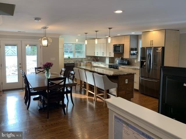 7413 Farnum St - Photo 2 of 30