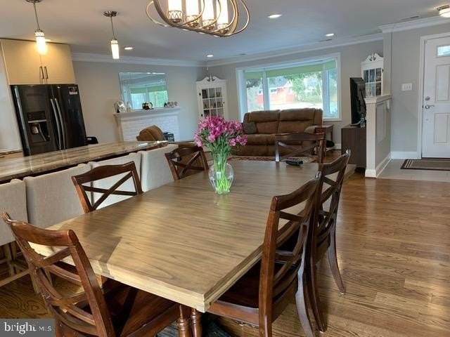 7413 Farnum St - Photo 3 of 30