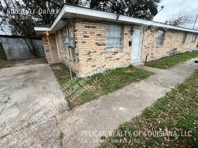 805 Gulf Dr - Photo 2 of 9