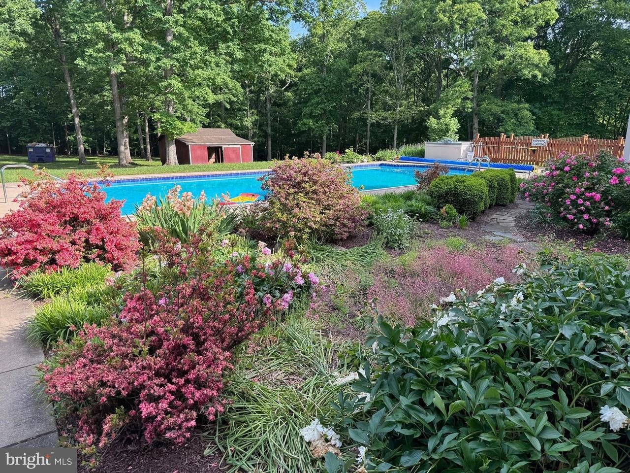 6375 Union Mill Rd - Photo 6 of 34