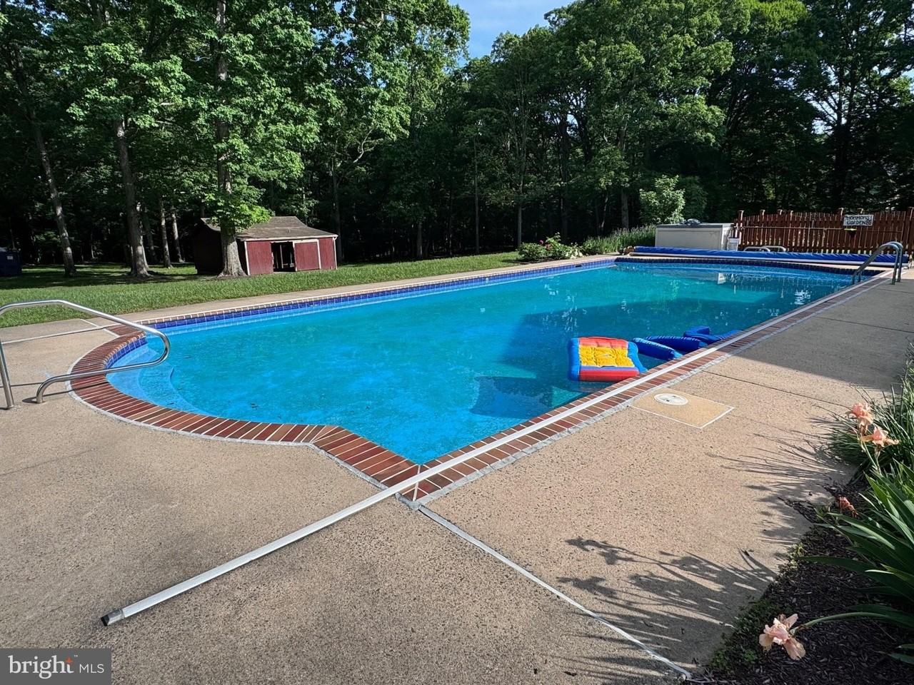 6375 Union Mill Rd - Photo 7 of 34