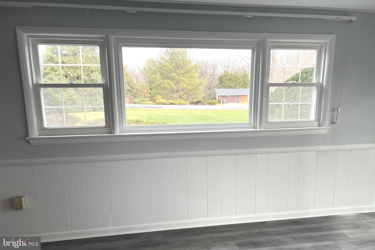 2700 Calkins Rd - Photo 4 of 10