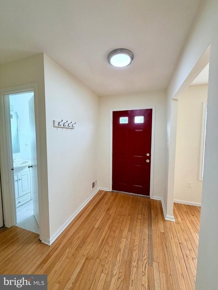 3048 Hickory Grove Ct - Photo 2 of 34