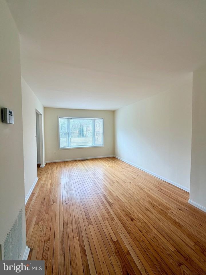 3048 Hickory Grove Ct - Photo 6 of 34