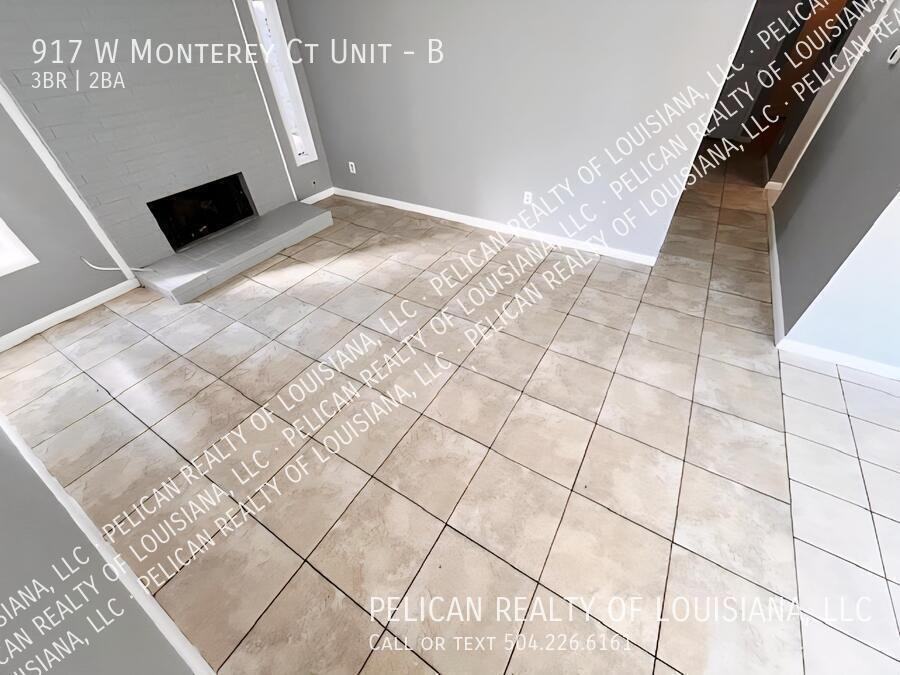 917 W Monterey Ct #B - Photo 2 of 10
