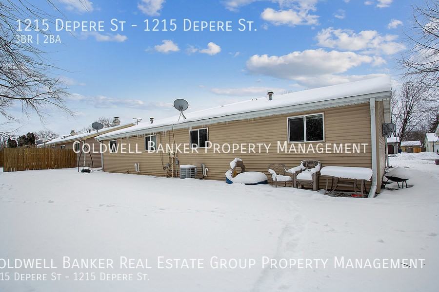 1215 Depere St - Photo 3 of 15