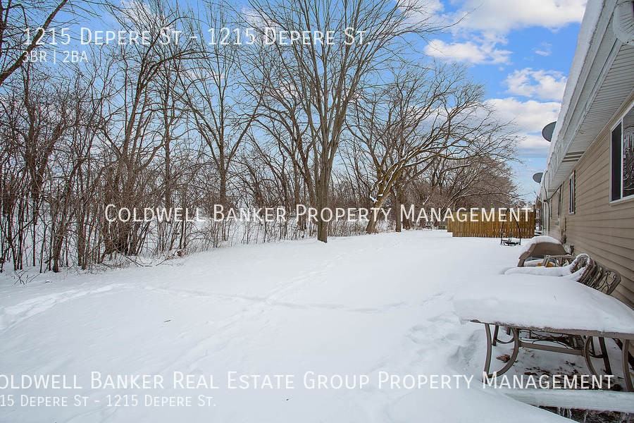 1215 Depere St - Photo 4 of 15