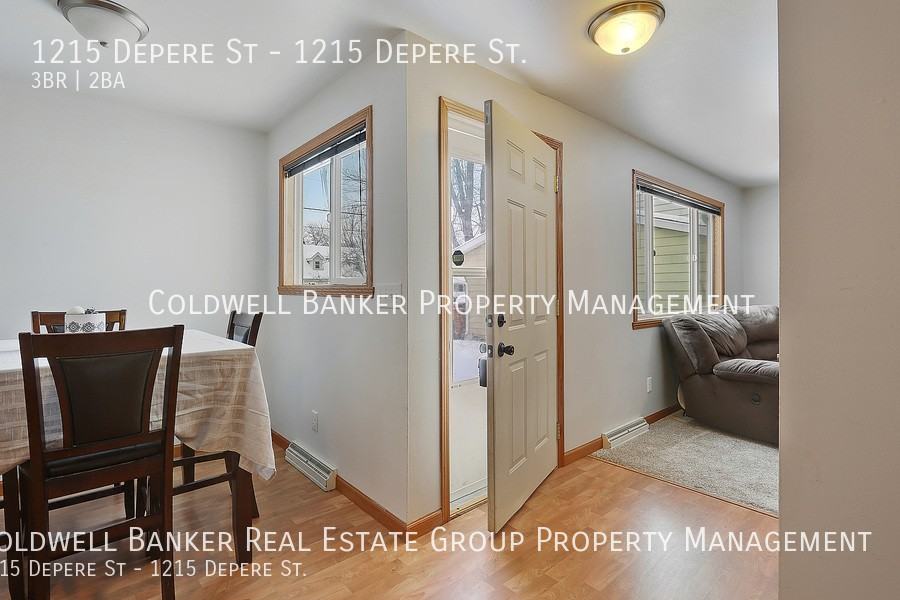 1215 Depere St - Photo 5 of 15