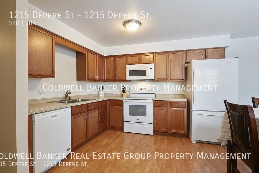 1215 Depere St - Photo 7 of 15