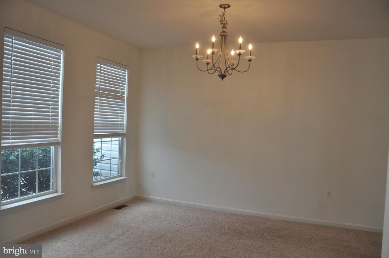 17667 Cleveland Park Dr - Photo 6 of 45