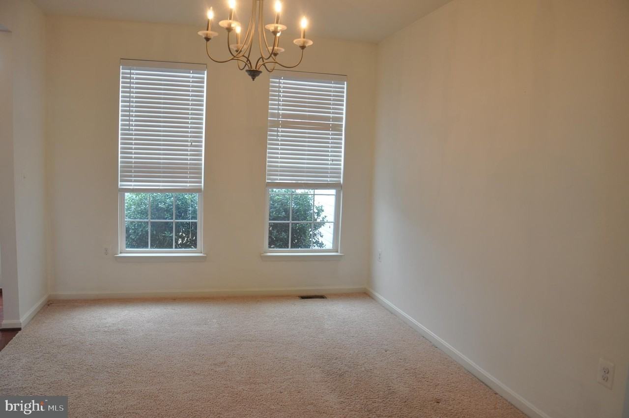 17667 Cleveland Park Dr - Photo 7 of 45