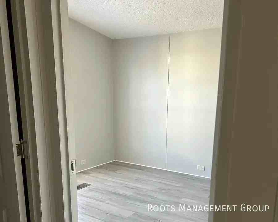 3032 Josibpet Ln #3032JL - Photo 5 of 17