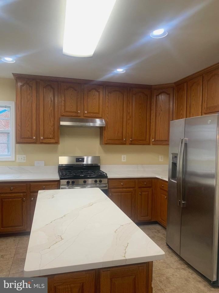 9404 Buckhall Farm Ct - Photo 2 of 15