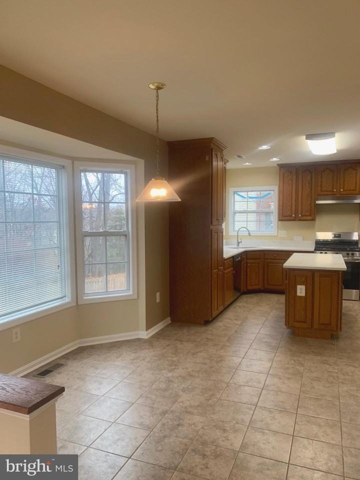 9404 Buckhall Farm Ct - Photo 4 of 15