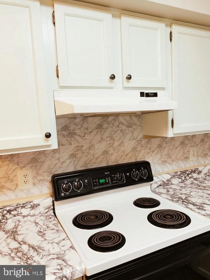 12179 Chaucer Ln Unit 12179 - Photo 7 of 9