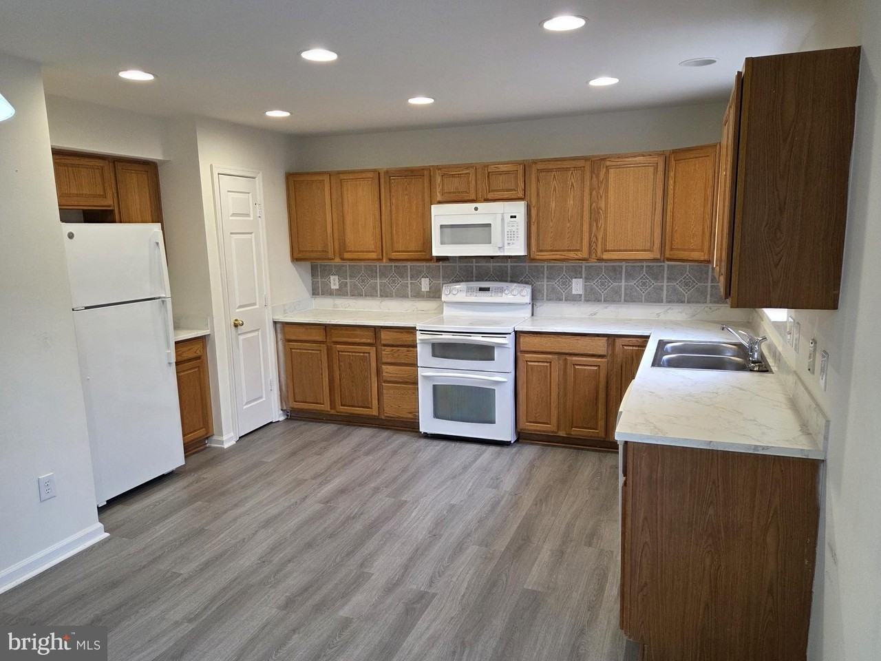 612 Pendleton Ln - Photo 5 of 21