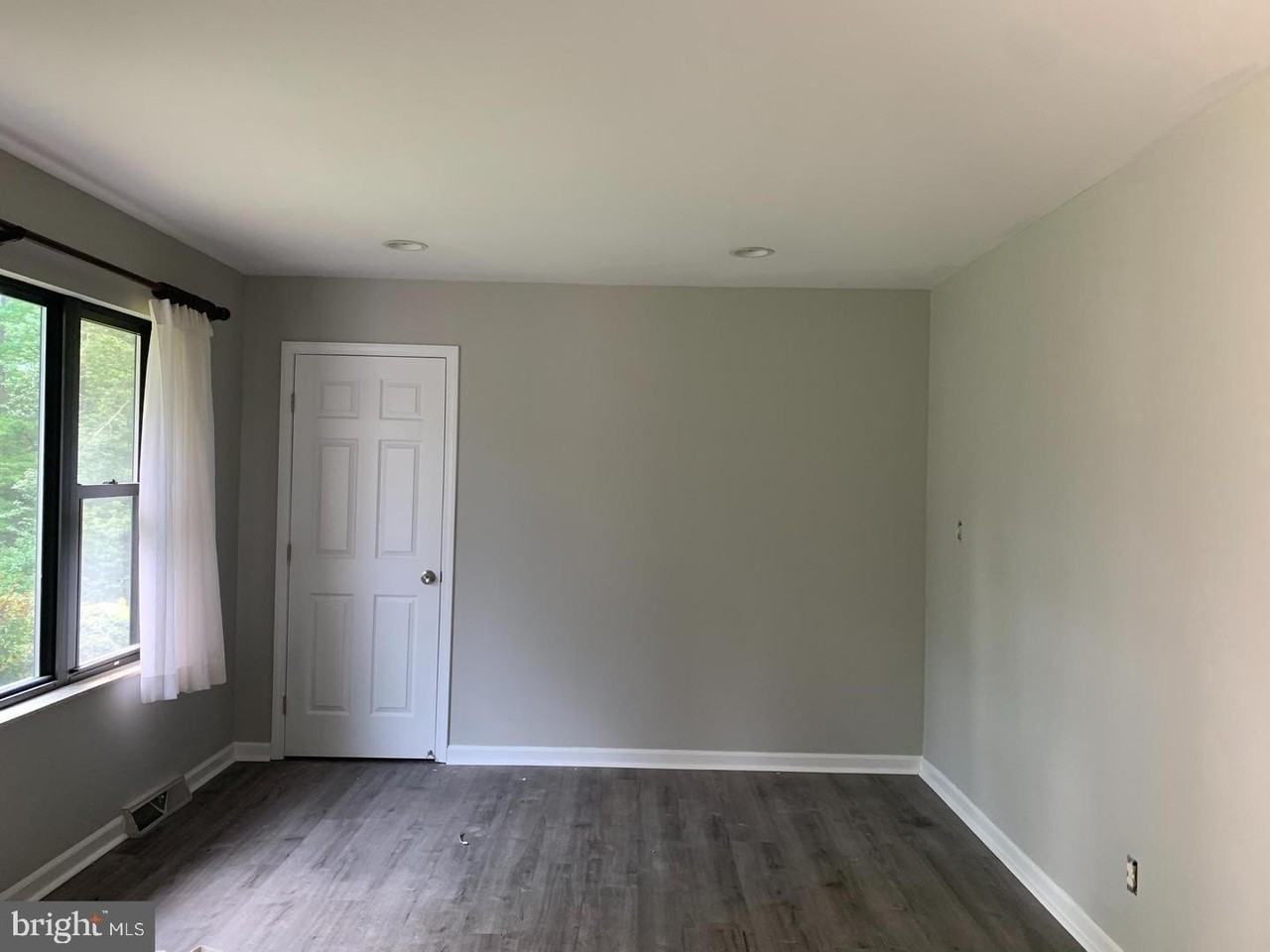 63 Lincoln Dr - Photo 2 of 48