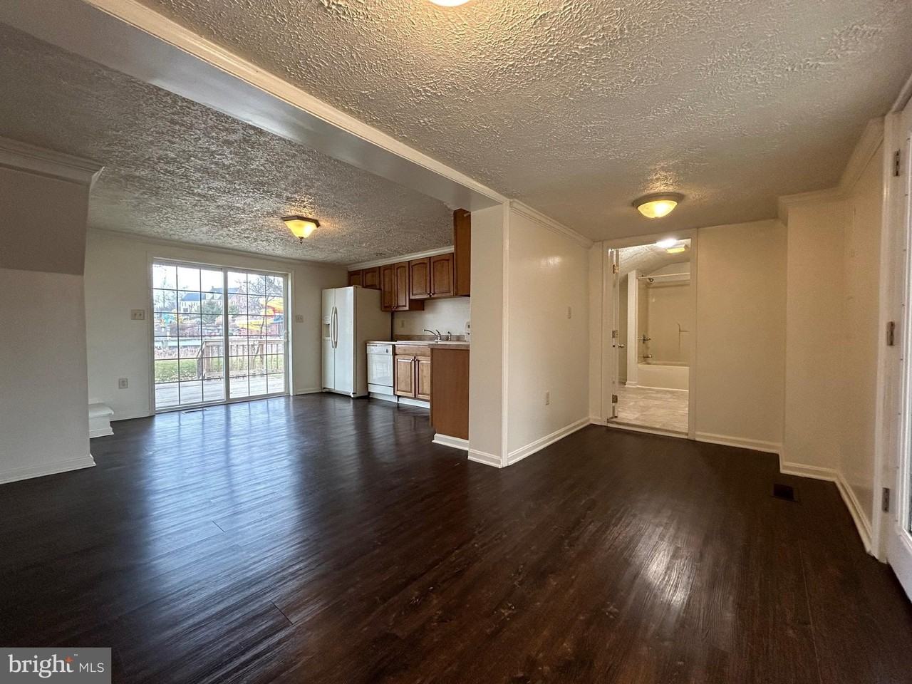 2266 Henshaw Rd - Photo 7 of 25