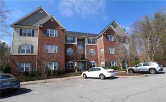 featured image of 6901 Hanesbrook Cir #102