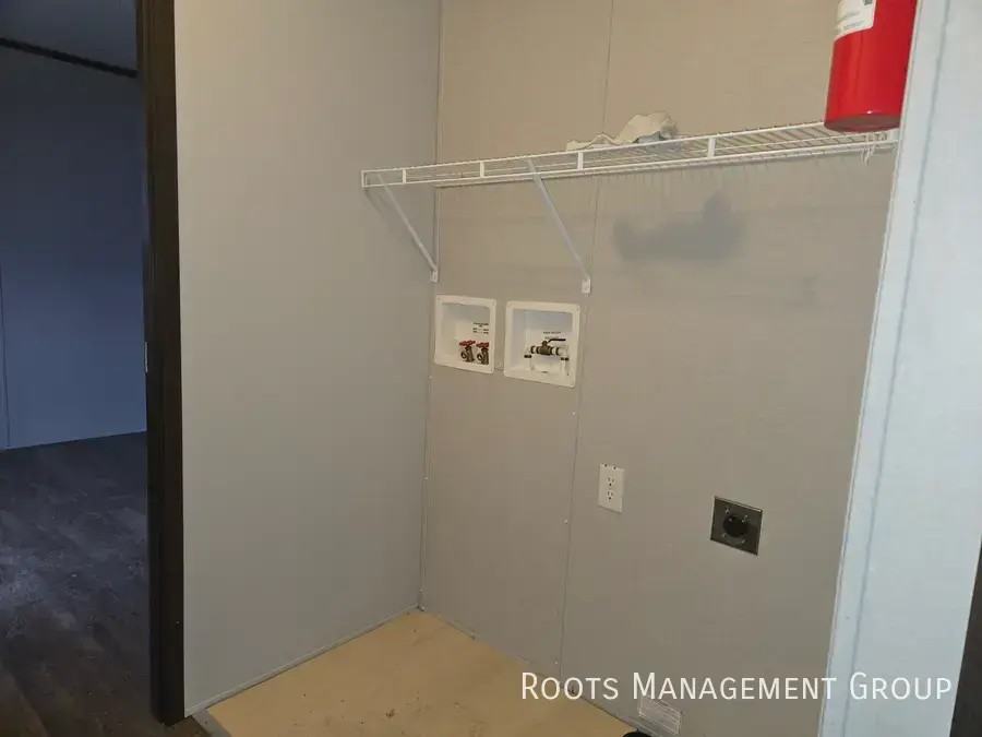 2554 Apollo Dr - Photo 4 of 15