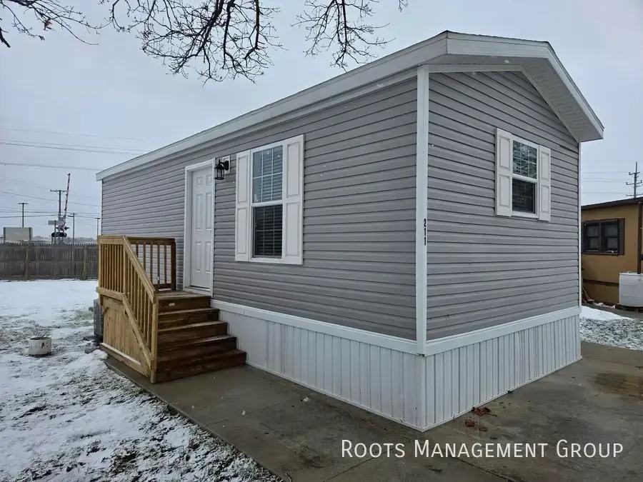 211 Carriage Lane Est #211 - Photo 2 of 19