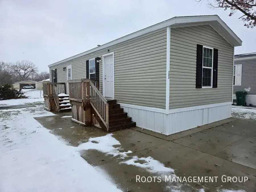 203 Carriage Lane Est #203 - Photo 2 of 18