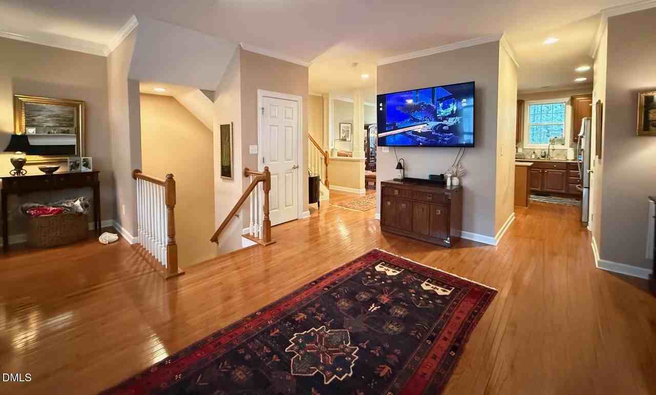 4008 Abbey Park Way - Photo 5 of 28
