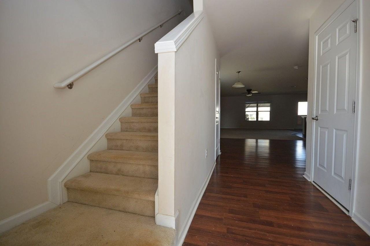 2503 Girvan Dr - Photo 4 of 26