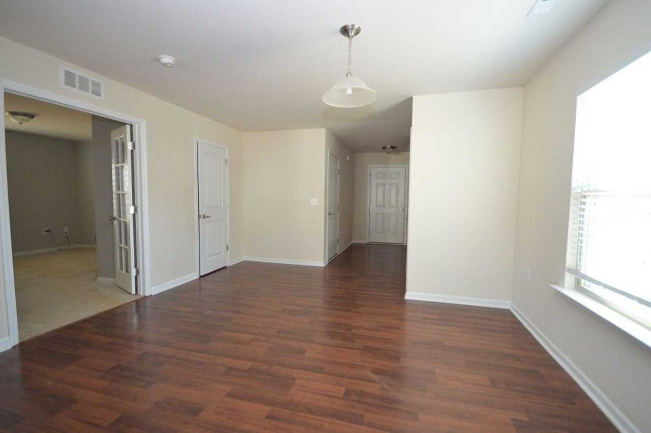 2503 Girvan Dr - Photo 5 of 26