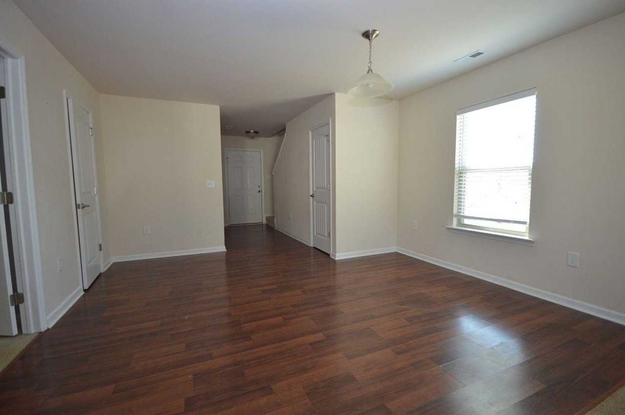 2503 Girvan Dr - Photo 6 of 26