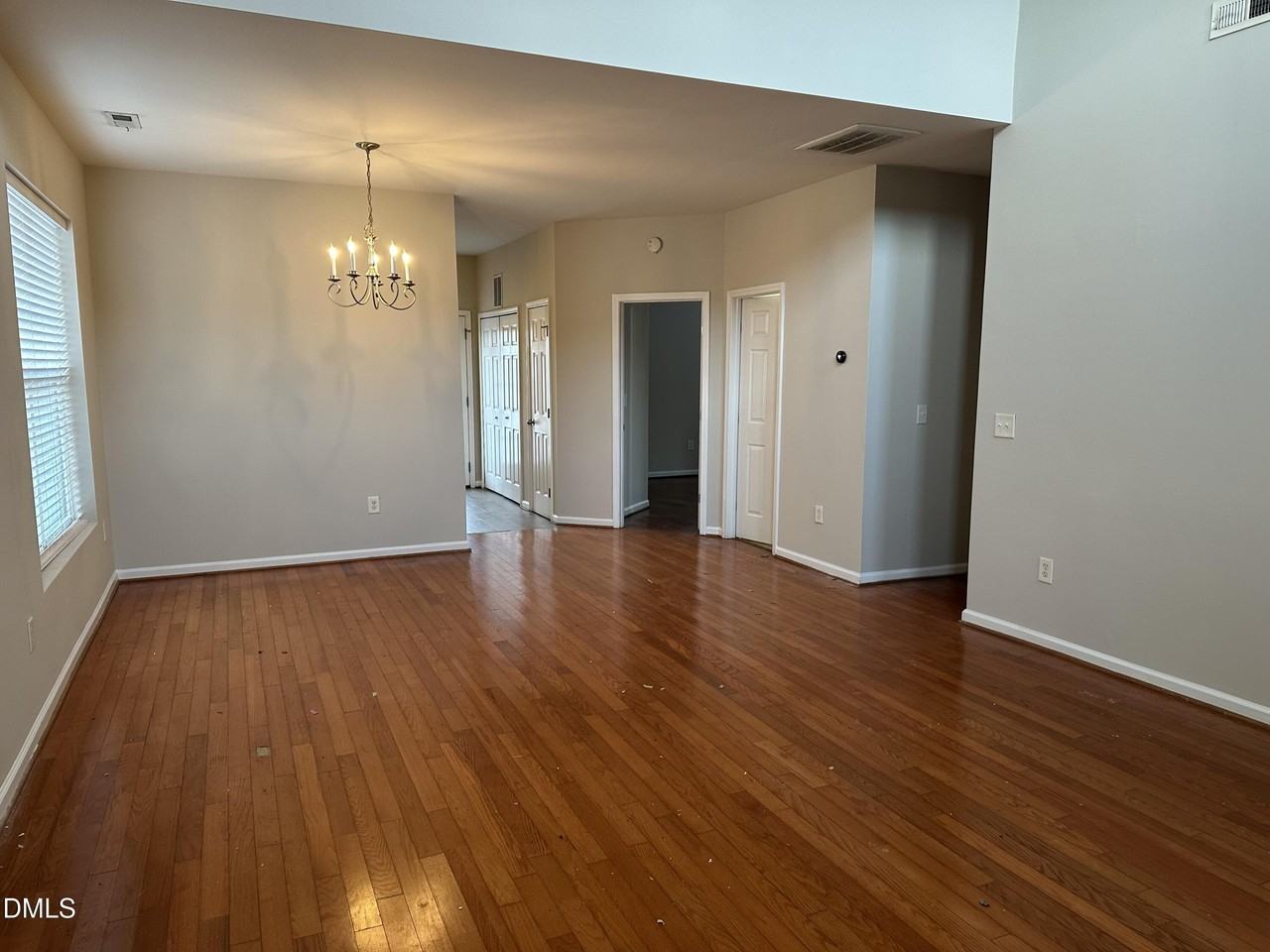 553 Writers Way - Photo 4 of 22