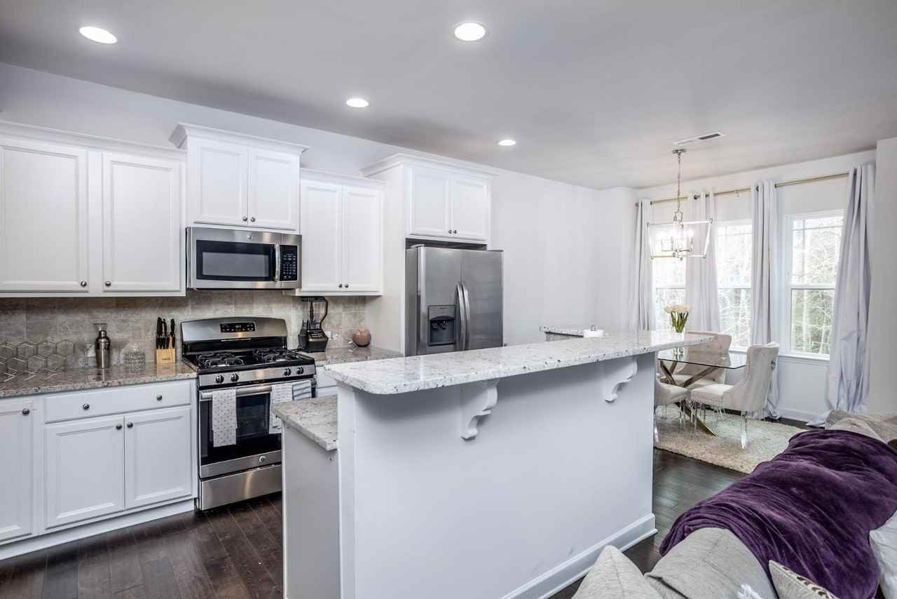 264 Wembley Dr - Photo 5 of 24