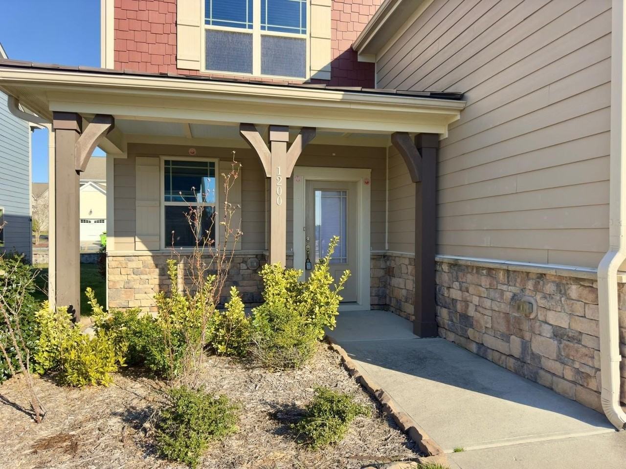 1200 Governess Ln - Photo 3 of 43