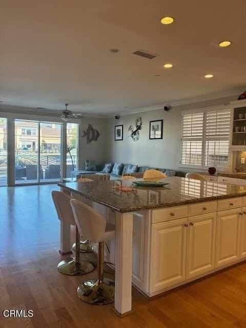 1470 Viewpoint Dr - Photo 5 of 23