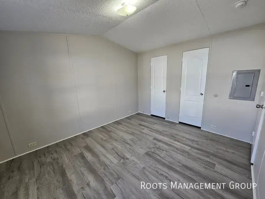 2710 W Oakridge Dr #54 - Photo 7 of 18