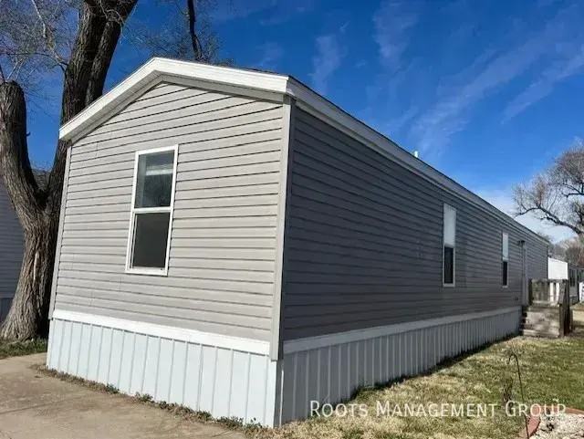 1402 Winona St #1402WN - Photo 2 of 15