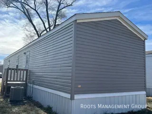 1402 Winona St #1402WN - Photo 4 of 15