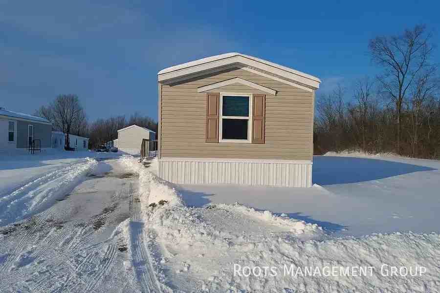 61 Willow St #61 - Photo 2 of 11