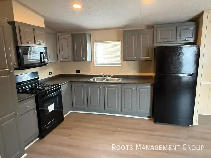 320 E 16th Ave #84 - Photo 4 of 17