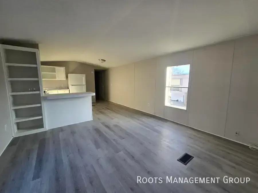 8418 N Dundee Rd - Photo 3 of 12
