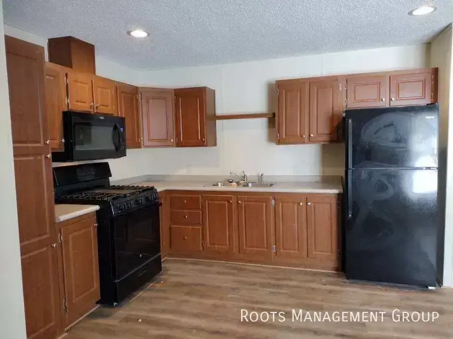 3630 Aurora Ct - Photo 4 of 11