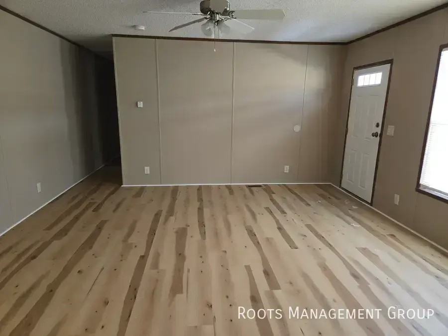 2440 Beverly Blvd - Photo 2 of 9