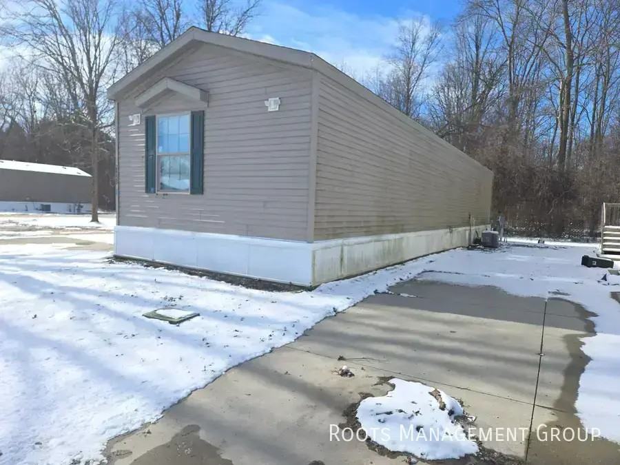 2453 Beverly Blvd - Photo 2 of 11