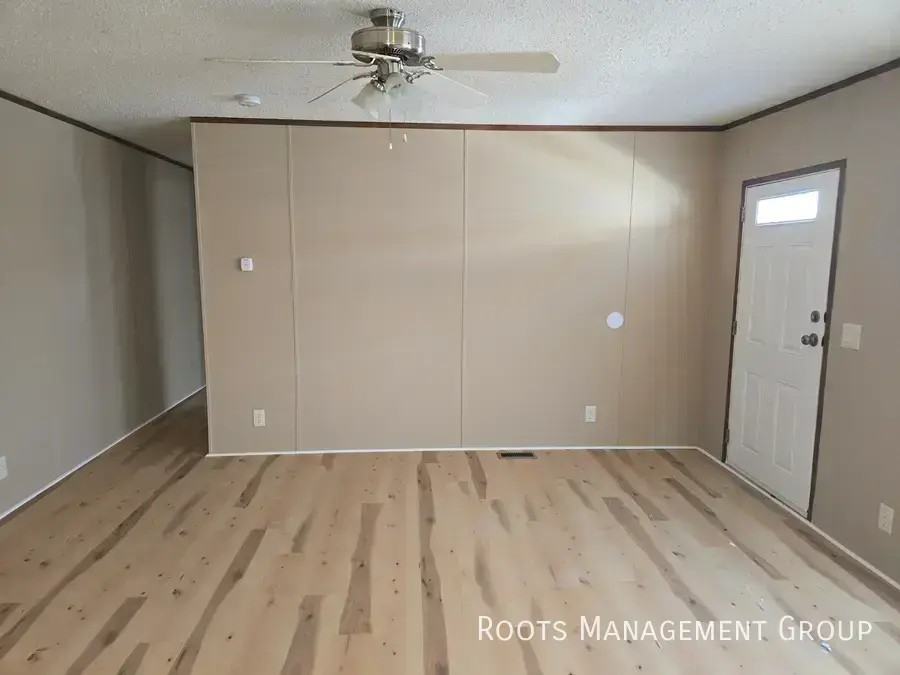 2452 Beverly Blvd - Photo 3 of 10