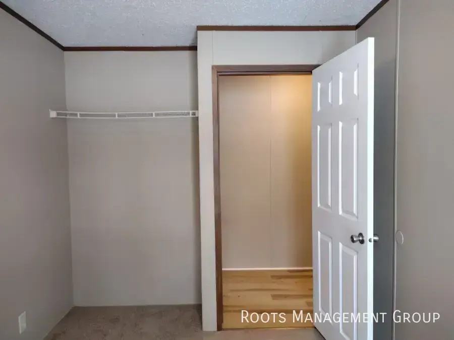 2462 Gena Ann Ln - Photo 7 of 10